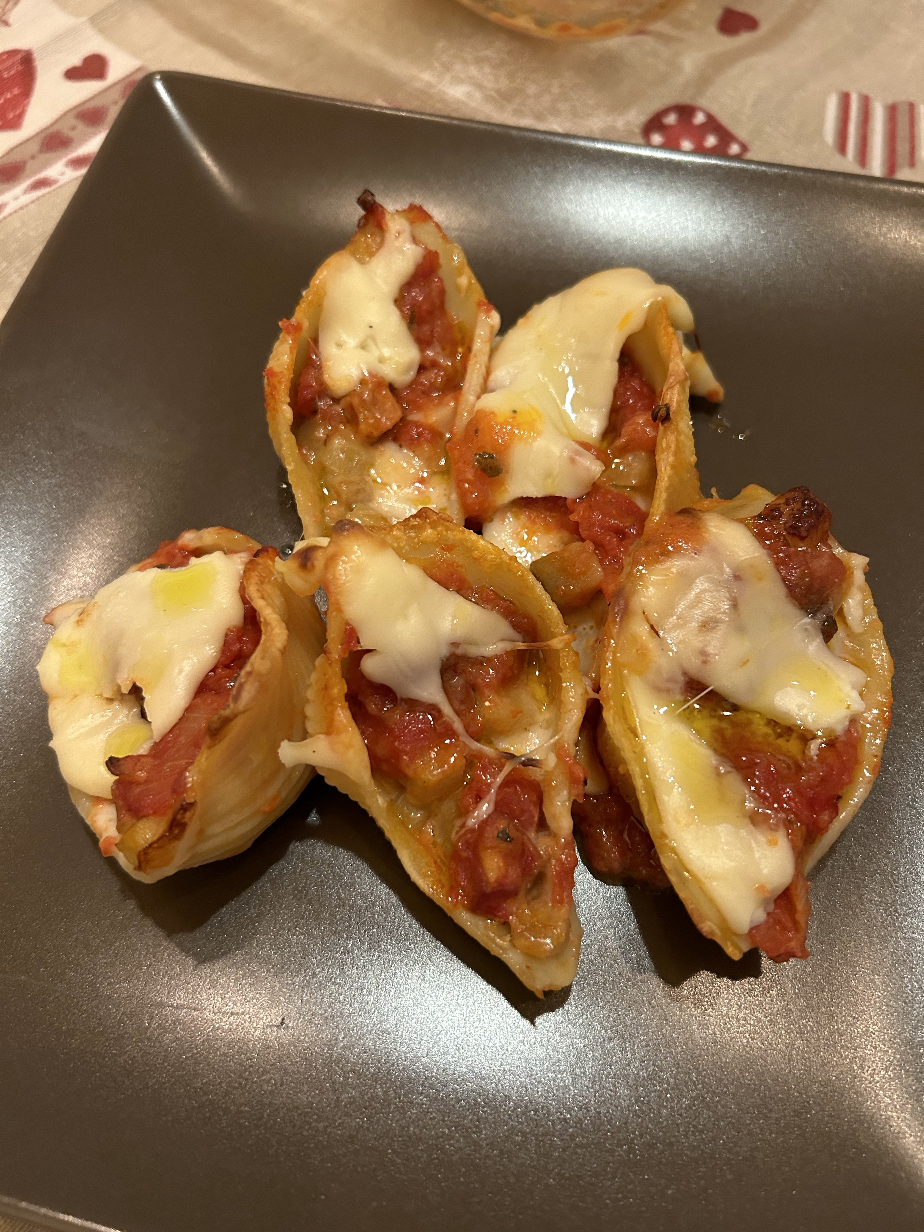 CONCHIGLIONI AL FORNO RIPIENI DI MELANZANE MOZZARELLA E POMODORO | In ...