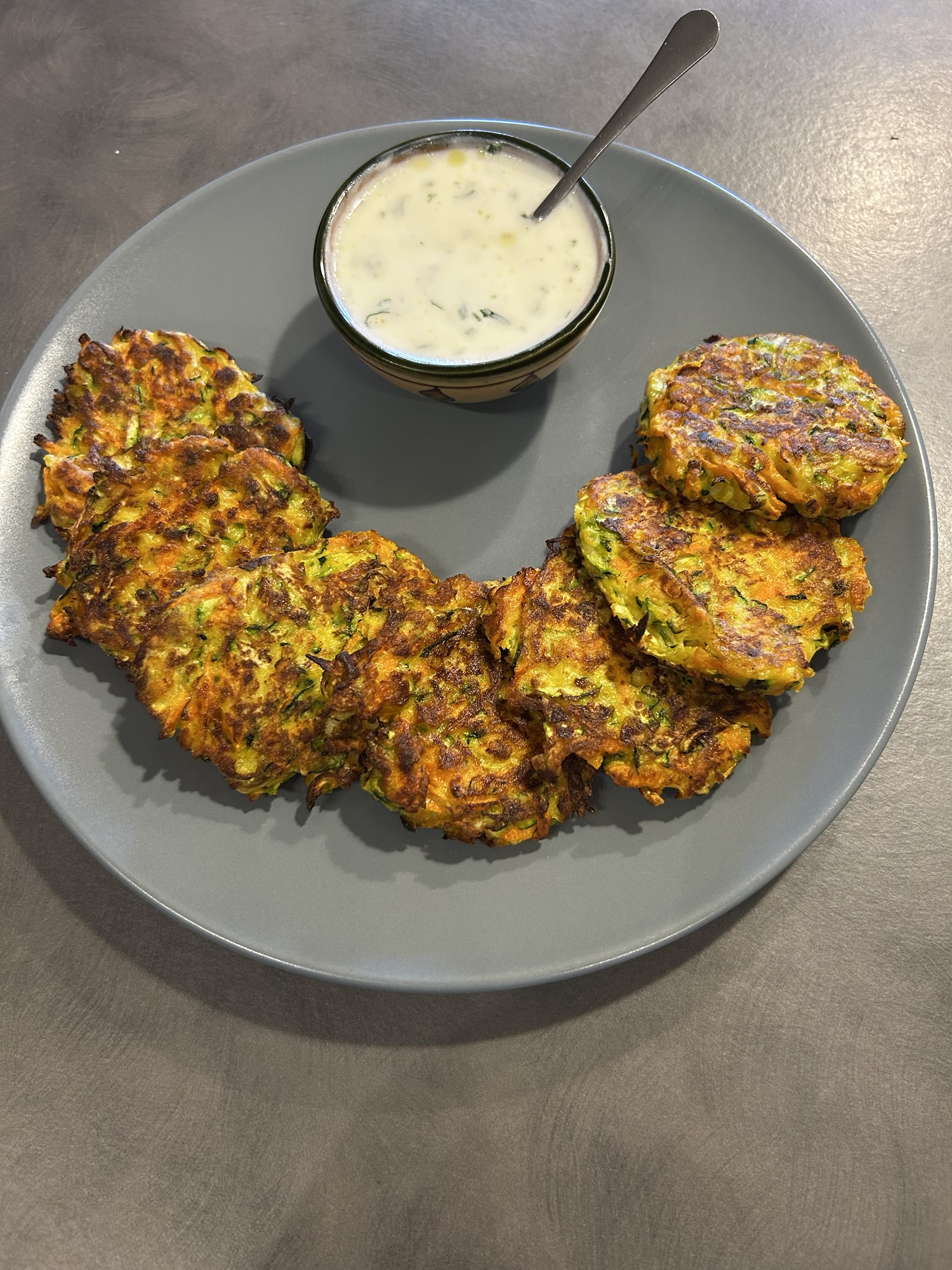 FRITTELLE DI ZUCCHINE E CAROTE | In cucina con Lilly
